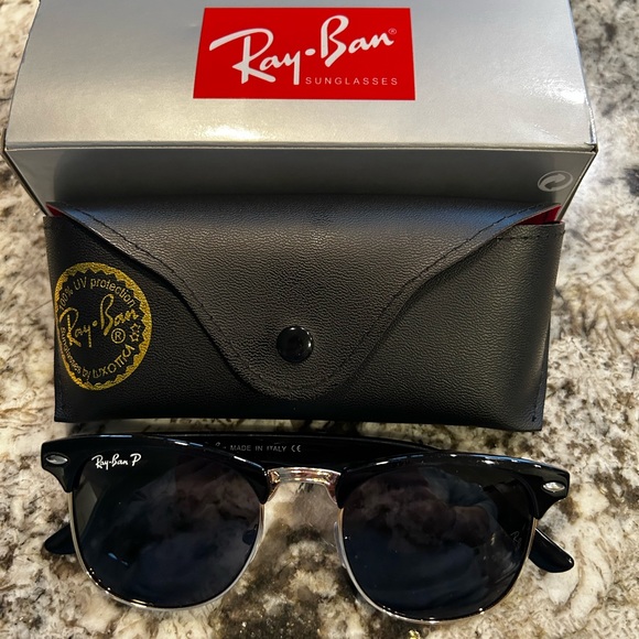 Polarized Ray-bans with OG everything - Picture 2 of 3